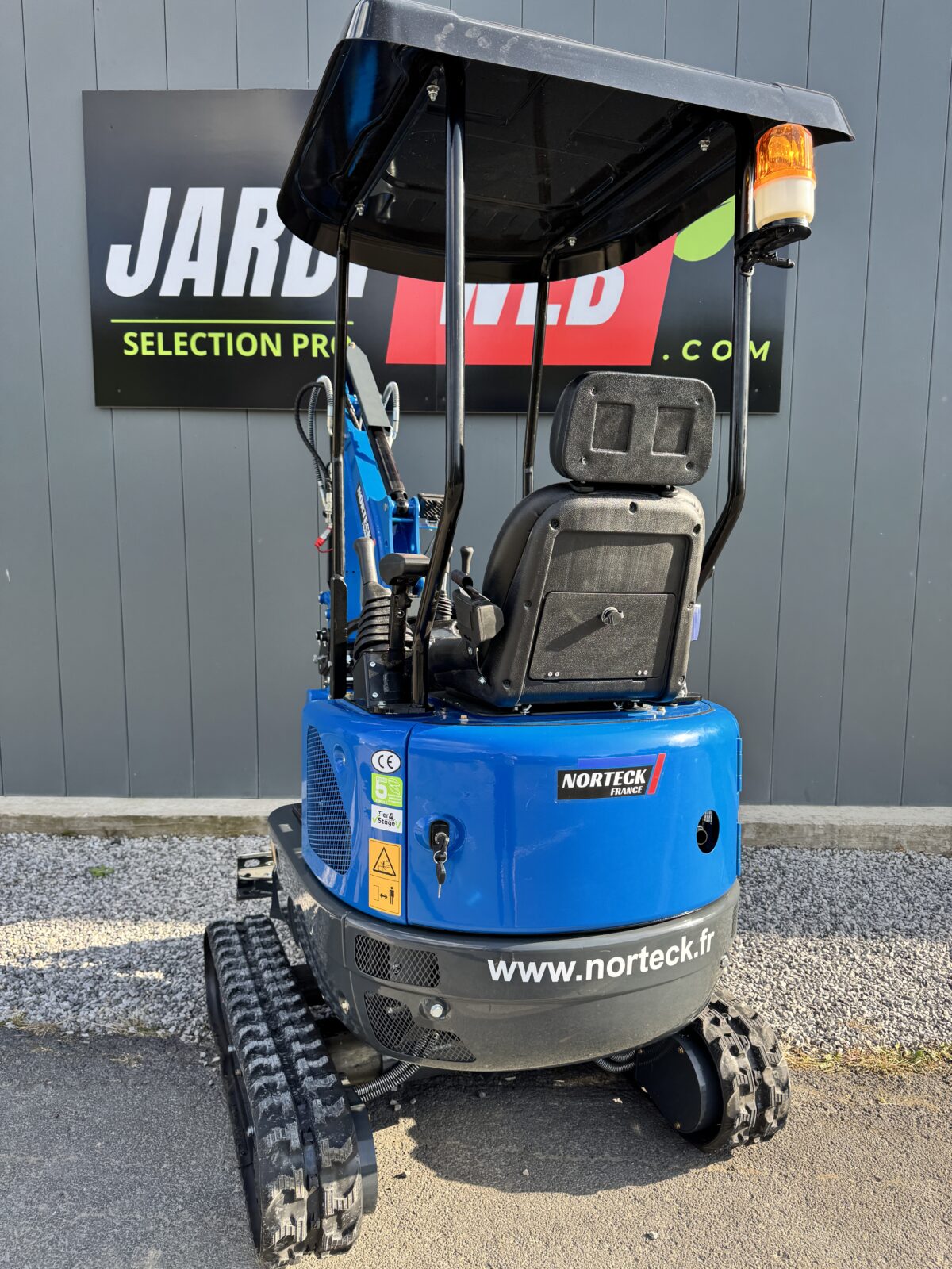 MINI PELLE 1T2 kubota 3 godets + pouce hydraulique + voie variable – Image 6